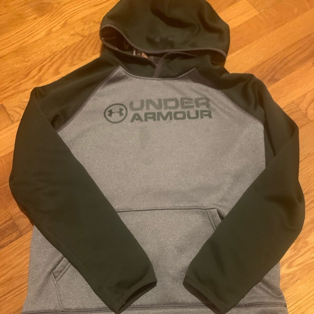 Under Armour pullover